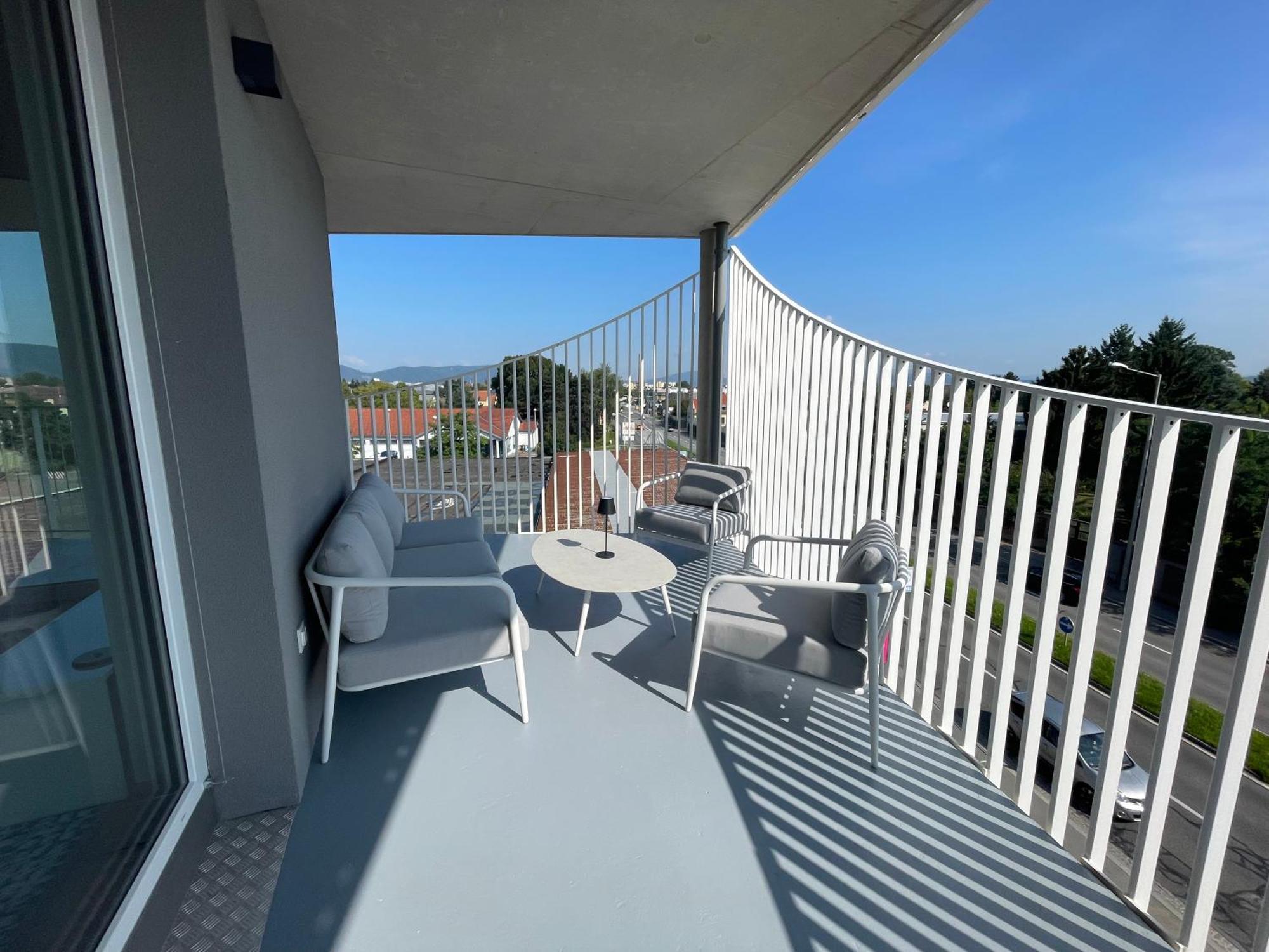 Luxusapartment Mit 40 Qm Terrasse, E-Parkplatz Und Parkplatz Грац Экстерьер фото